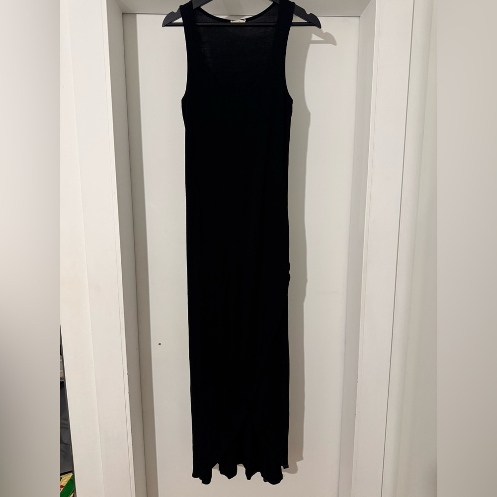 Cozy Black Sleeveless Maxi Dress